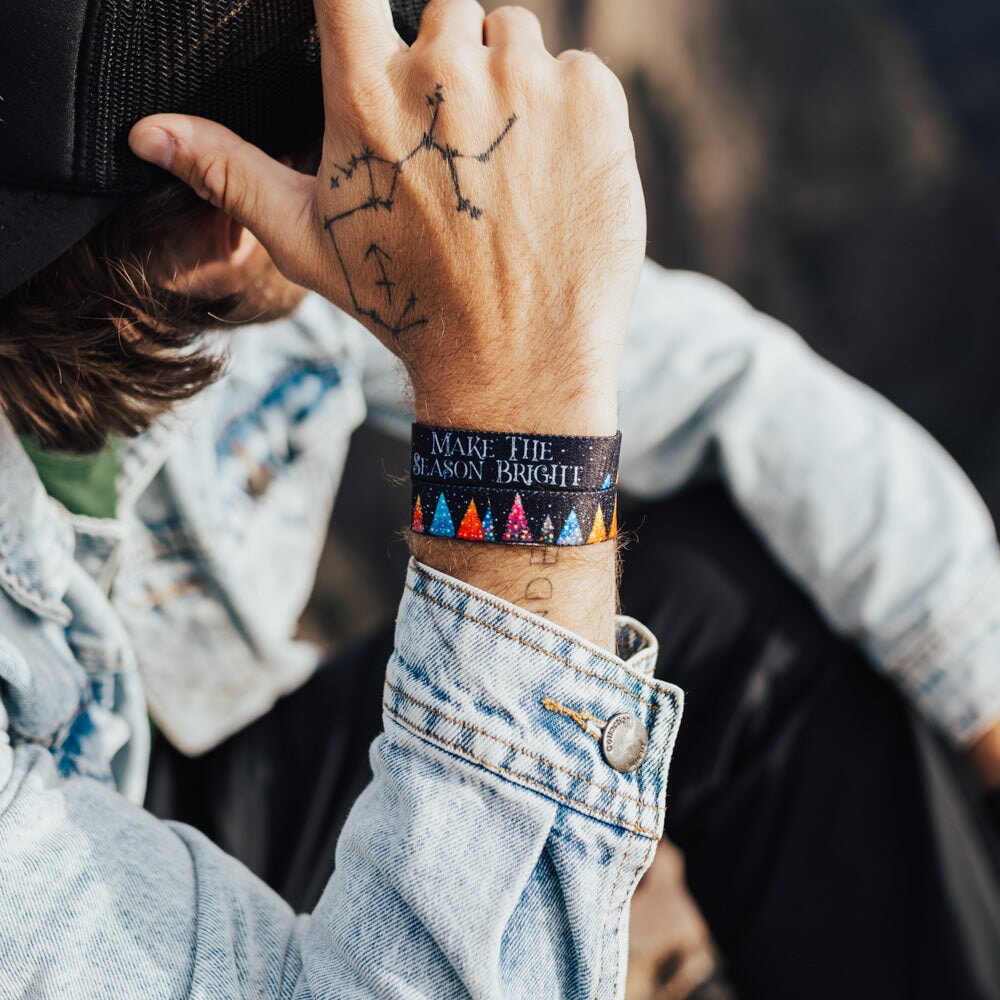 Make the Season Bright Bracelet