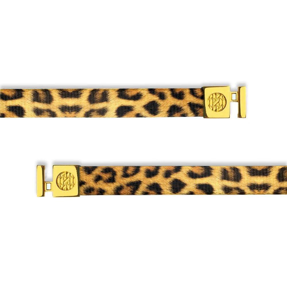 Realistic cheetah print on both sides. Comes with gold aglets